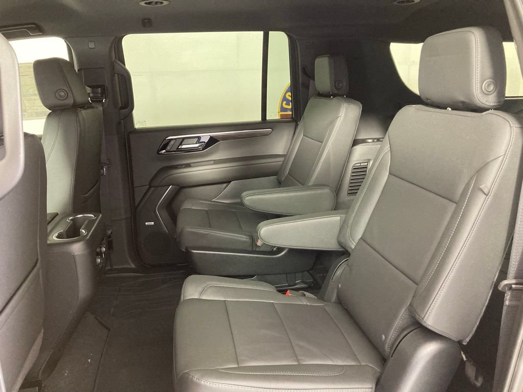 New 2026 Chevrolet Suburban LT w/ Comfort Package AWD/4WD image 16