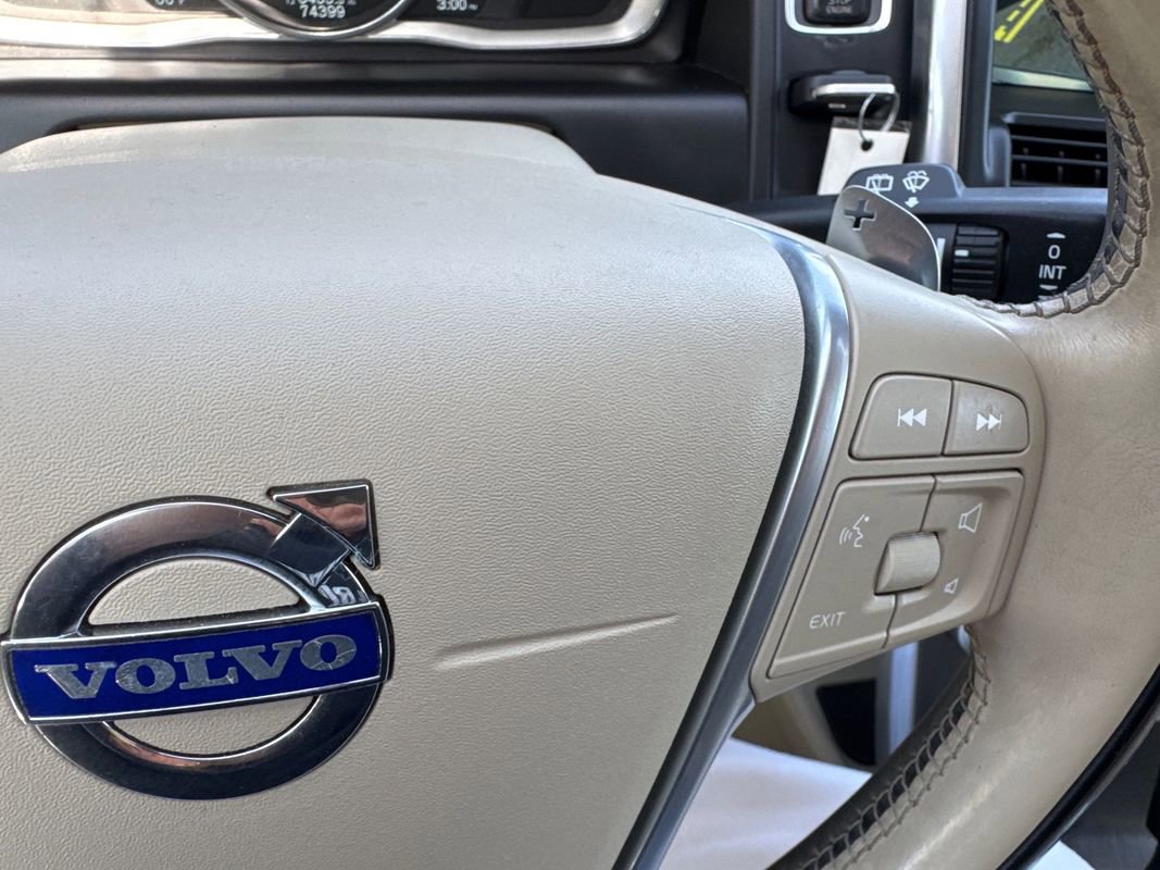 Used 2015 Volvo XC60 T6 w/ Proximity Package image 27