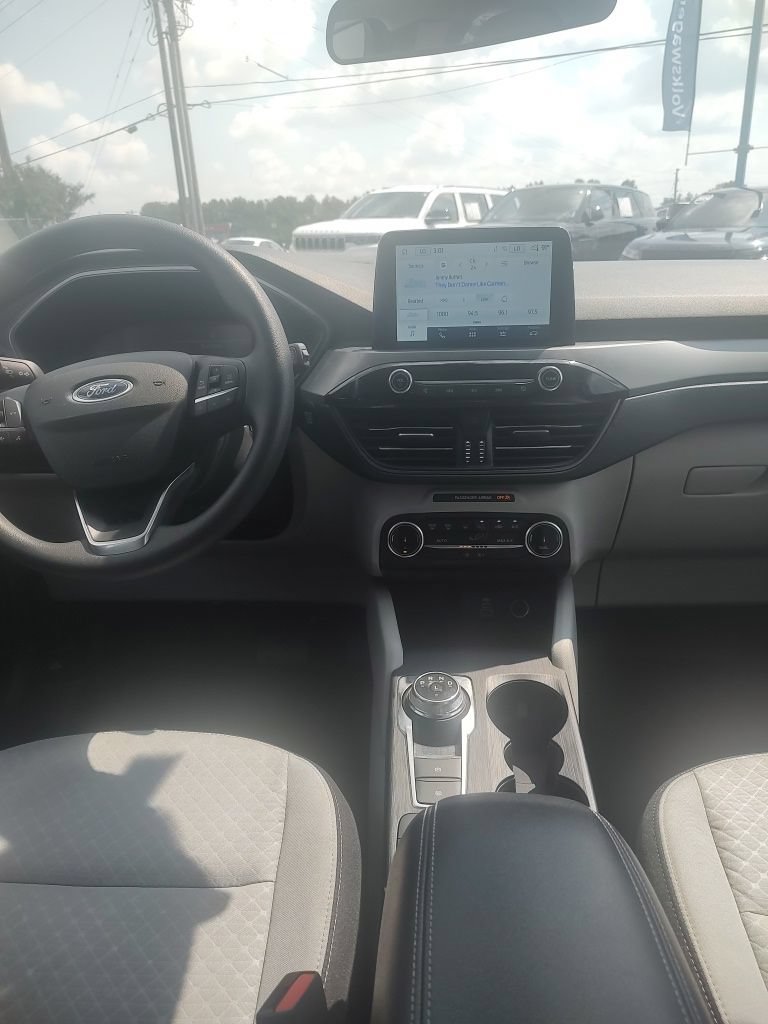 Used 2025 Ford Escape Active AWD/4WD image 8