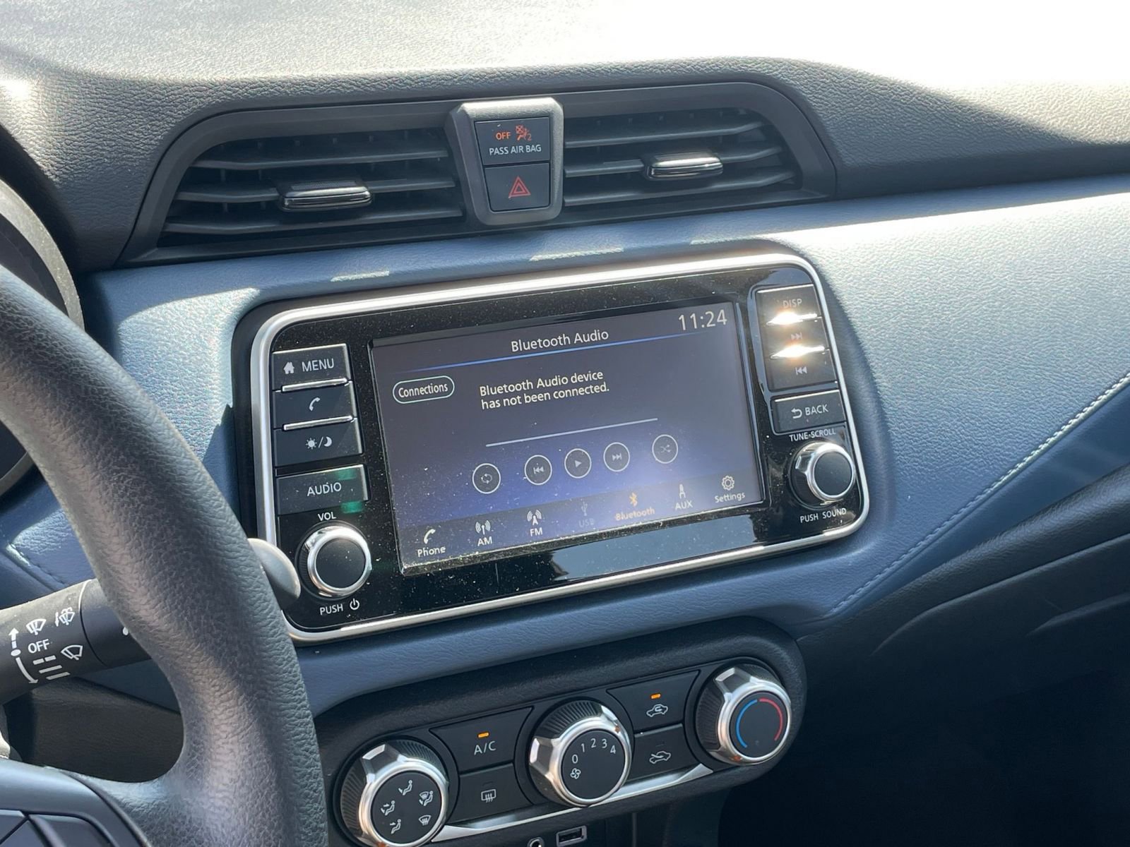 Used 2025 Nissan Versa SV image 20