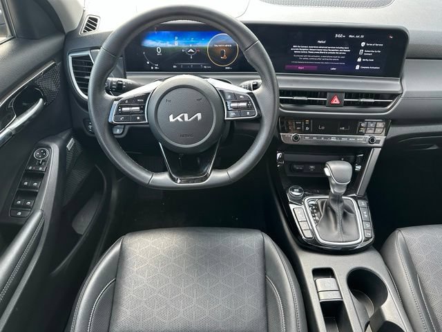 Used 2025 Kia Seltos SX w/ SX Sunroof Package AWD/4WD image 14