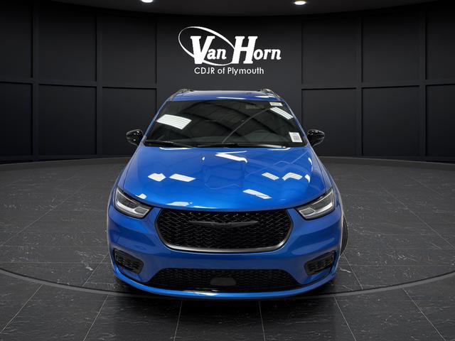 New 2026 Chrysler Pacifica Select image 12