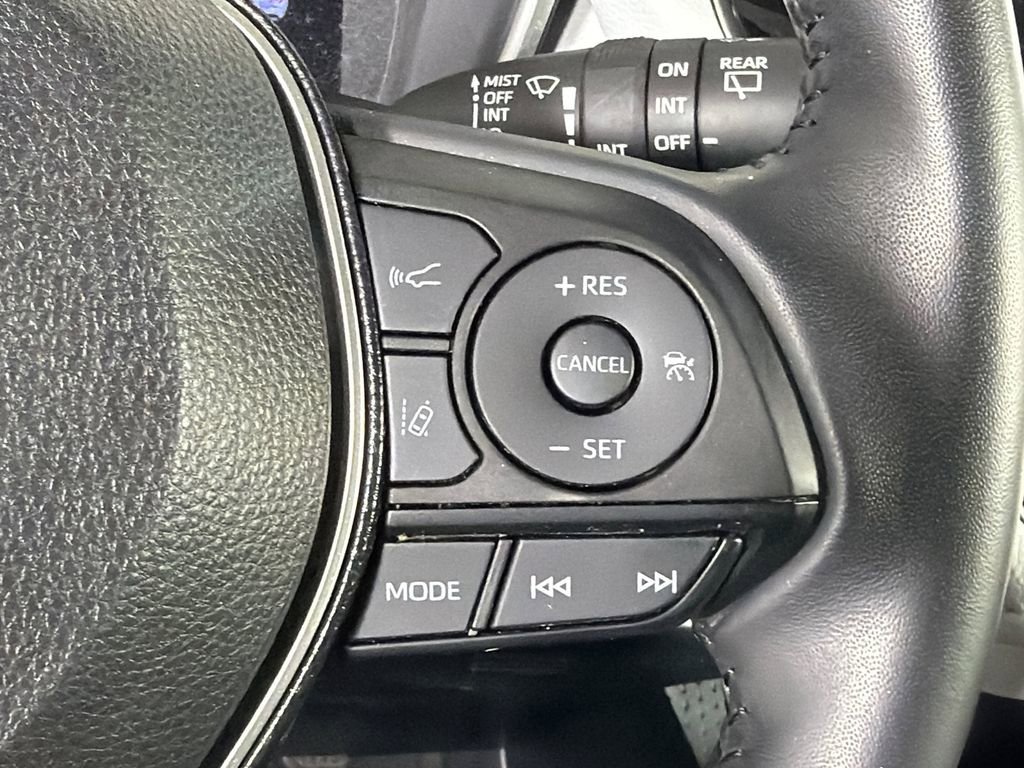 Used 2021 Toyota Corolla SE image 25