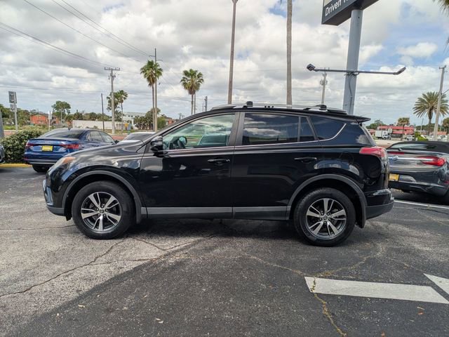 Used 2017 Toyota RAV4 XLE AWD/4WD image 8