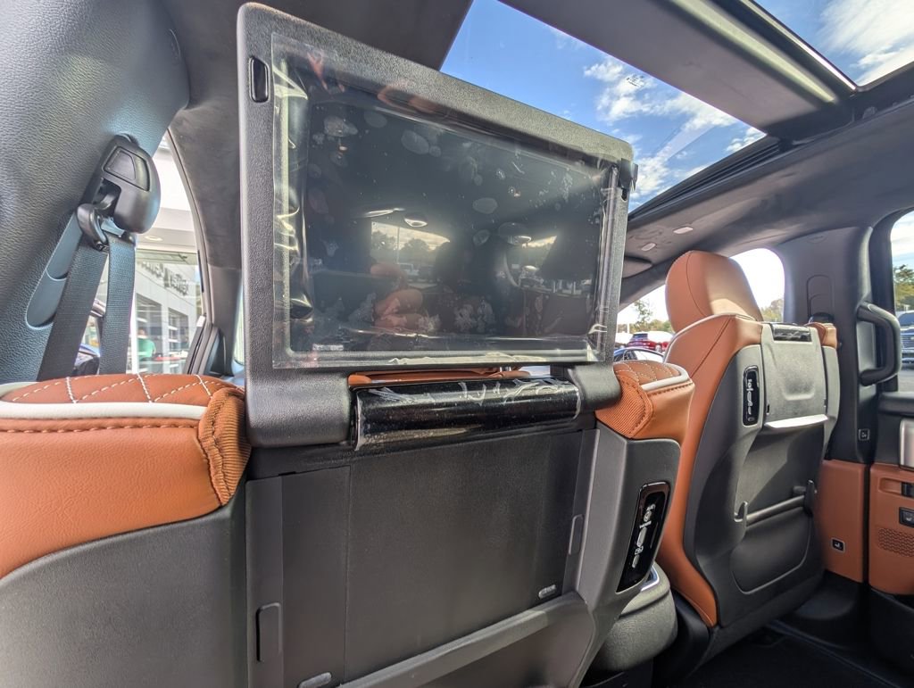 New 2026 Chrysler Pacifica Pinnacle w/ Trailer Tow Group image 16