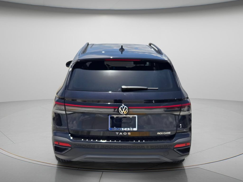 New 2026 Volkswagen Taos SE FWD image 4
