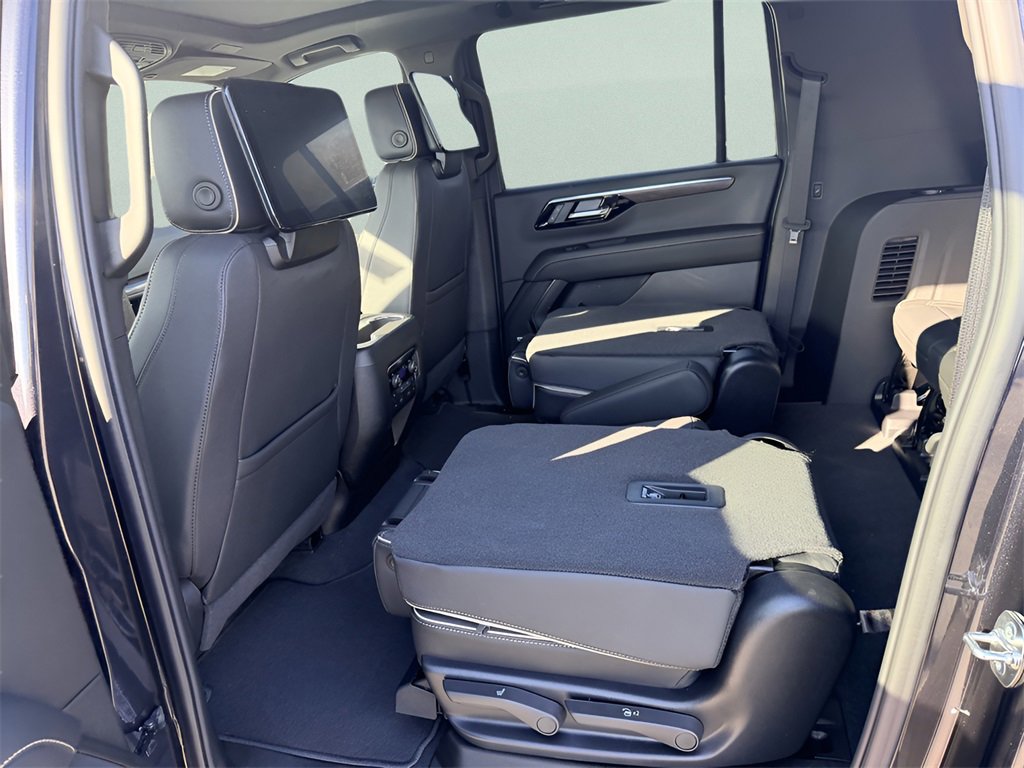 New 2026 Chevrolet Suburban Premier image 32