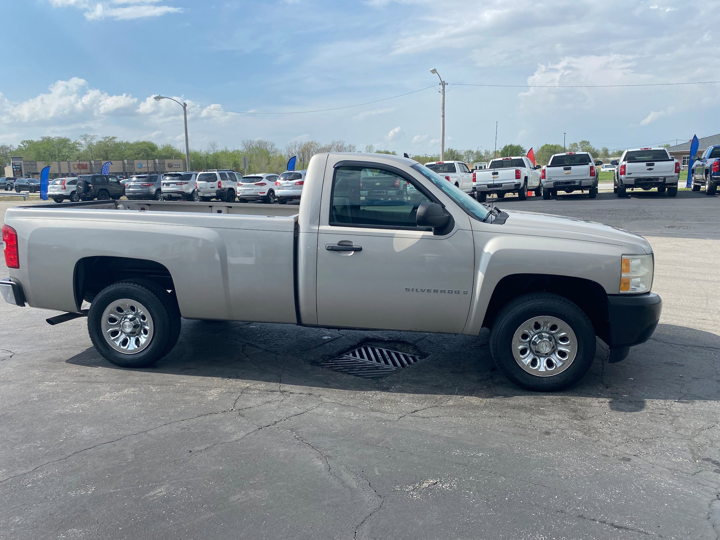 Used 2009 Chevrolet Silverado 1500 W/T RWD image 4