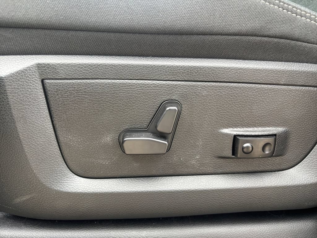 New 2025 RAM 2500 Big Horn AWD/4WD image 14