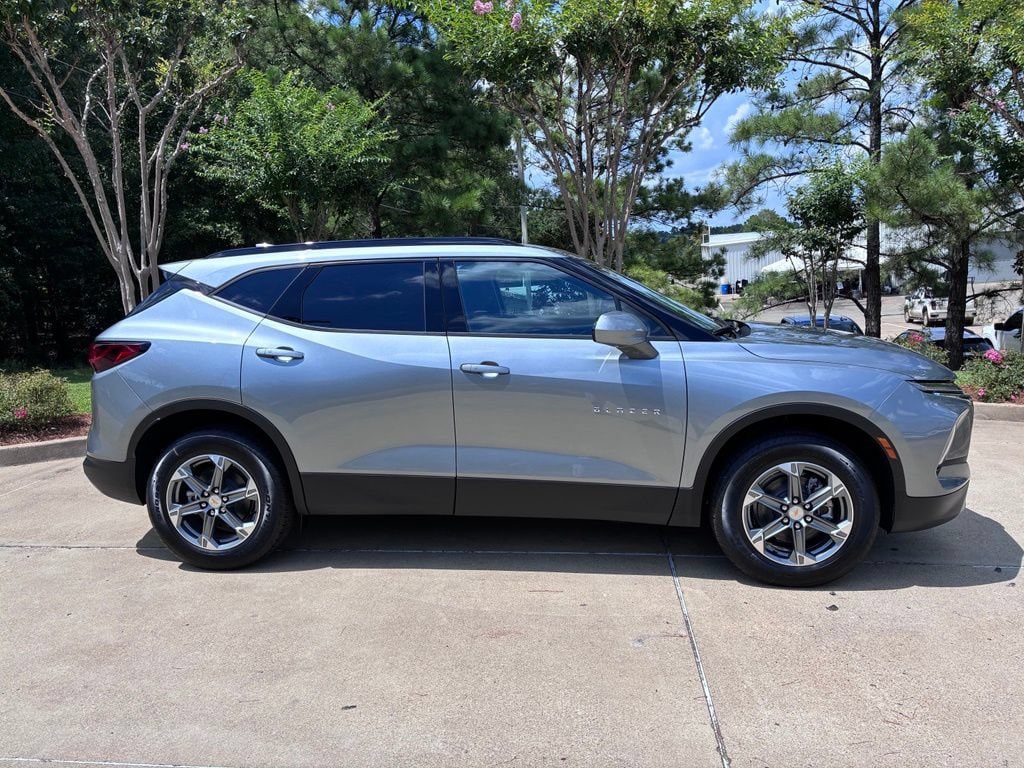 New 2026 Chevrolet Blazer LT w/ Convenience Package FWD image 6