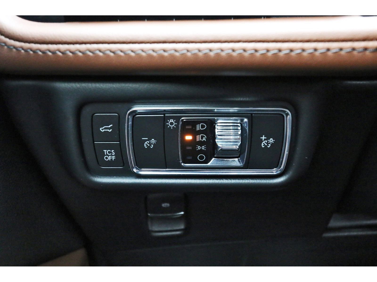 Used 2022 Lincoln Nautilus Reserve w/ Equipment Group 201A image 22