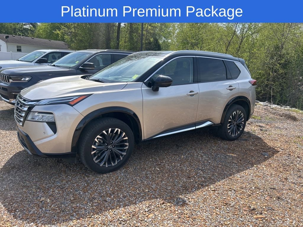 Used 2025 Nissan Rogue Platinum w/ Tech Package image 5