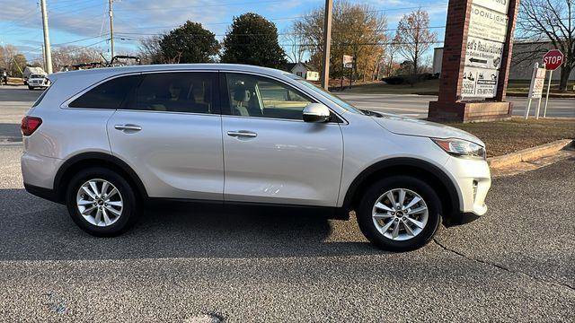 Used 2019 Kia Sorento L image 4