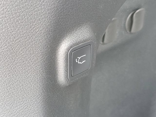 Used 2020 Jeep Cherokee Limited AWD/4WD image 12