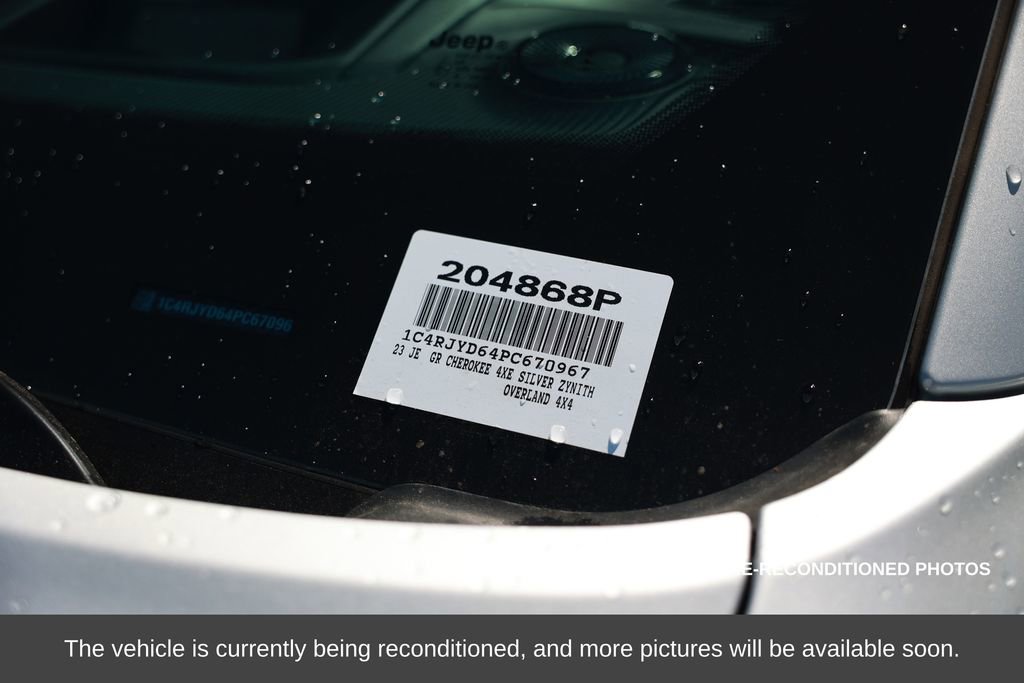 Used 2023 Jeep Grand Cherokee Overland w/ Advanced Protech Group III image 39