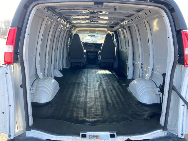 Certified 2024 GMC Savana 2500 Extended w/ Driver Convenience Package RWD image 17