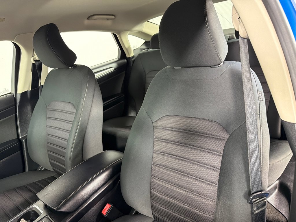 Used 2019 Ford Fusion SE FWD image 12