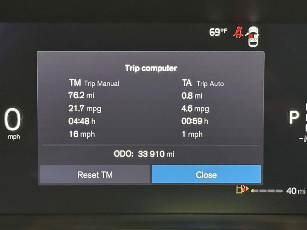 Used 2024 Volvo XC60 B5 Plus AWD/4WD image 5
