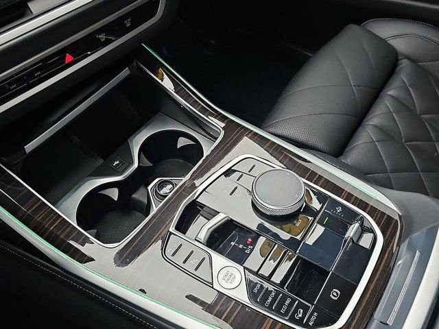 Used 2024 BMW X7 xDrive40i w/ M Sport Package image 28