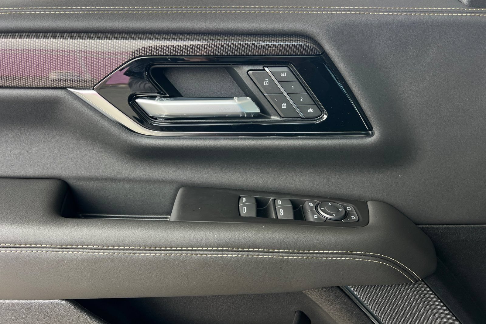 New 2026 GMC Yukon XL Elevation AWD/4WD image 8