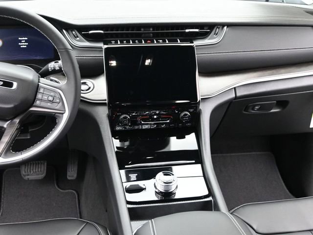 New 2025 Jeep Grand Cherokee L Limited w/ Black Appearance Package image 27