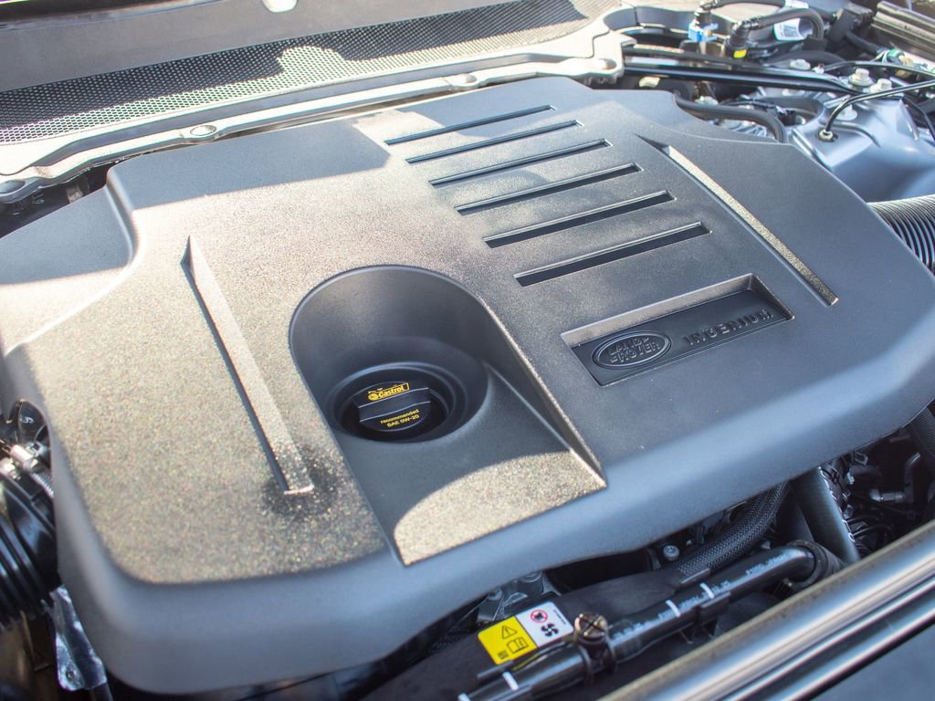 Used 2025 Land Rover Discovery Dynamic SE image 37