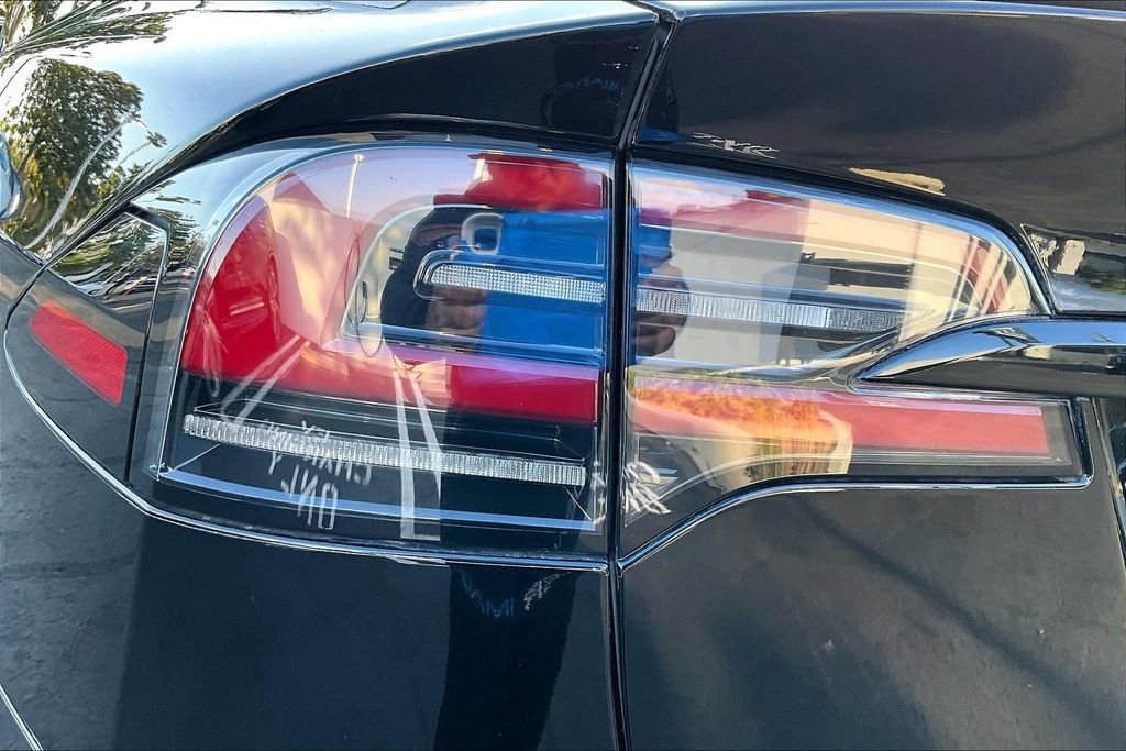 Used 2022 Tesla Model X Plaid image 26