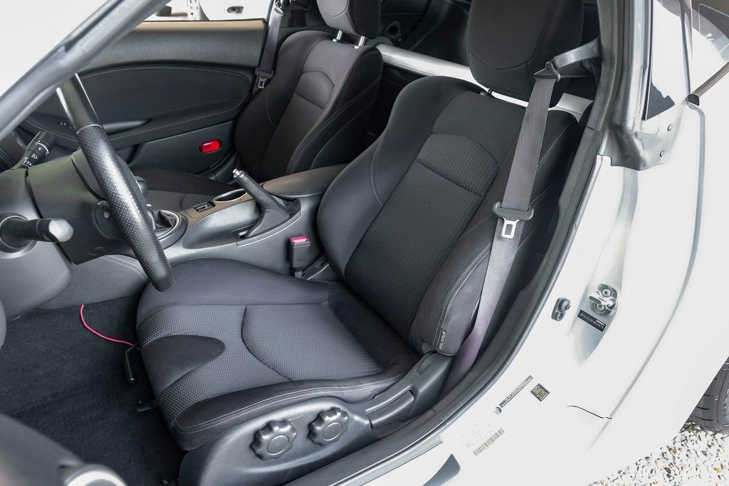 Used 2020 Nissan 370Z Coupe image 29