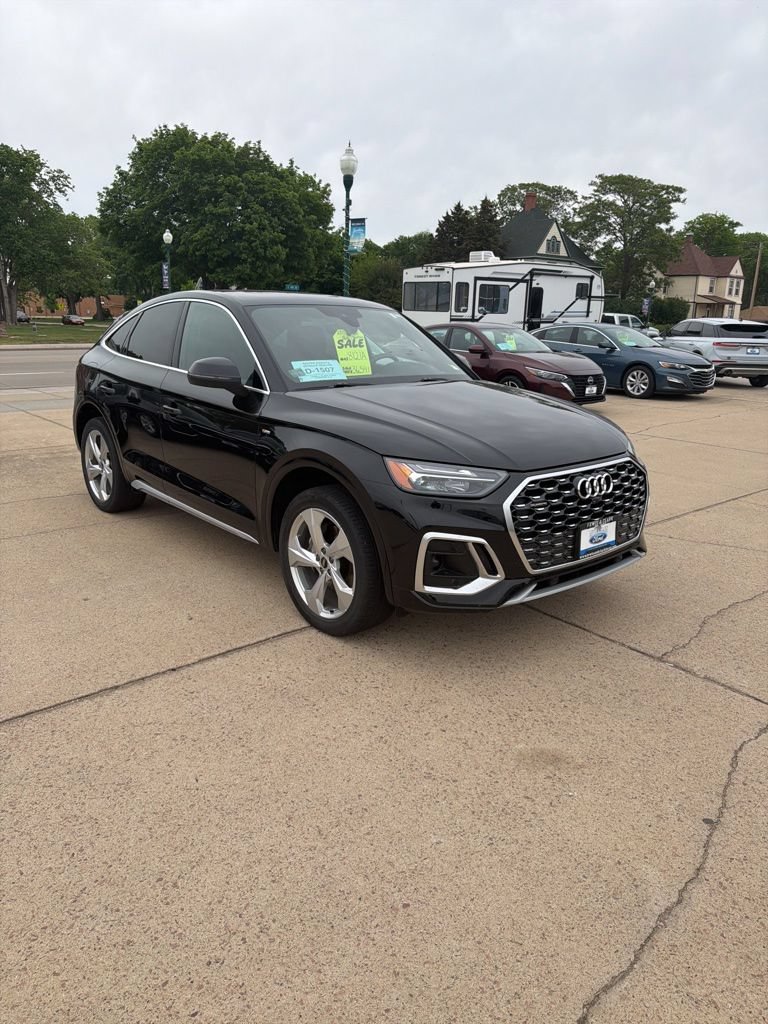Used 2023 Audi Q5 2.0T Premium Plus w/ Premium Plus Package AWD/4WD image 2