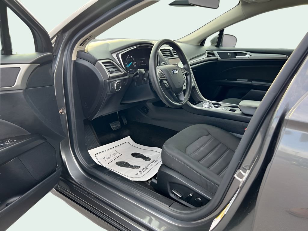 Used 2020 Ford Fusion SE AWD/4WD image 8