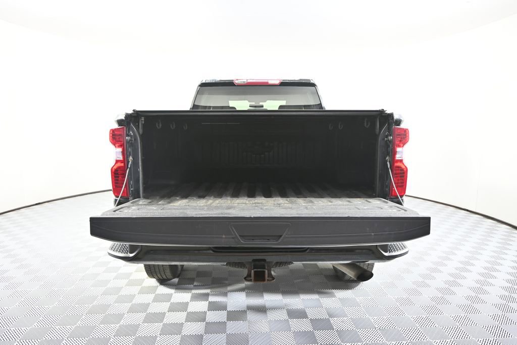 Used 2021 Chevrolet Silverado 2500 LT w/ Midnight Edition AWD/4WD image 6