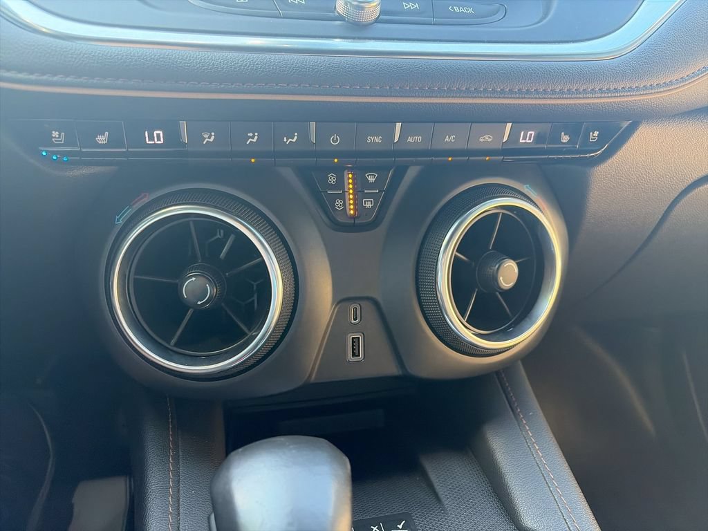 Used 2019 Chevrolet Blazer Premier w/ Sun and Wheels Package FWD image 21