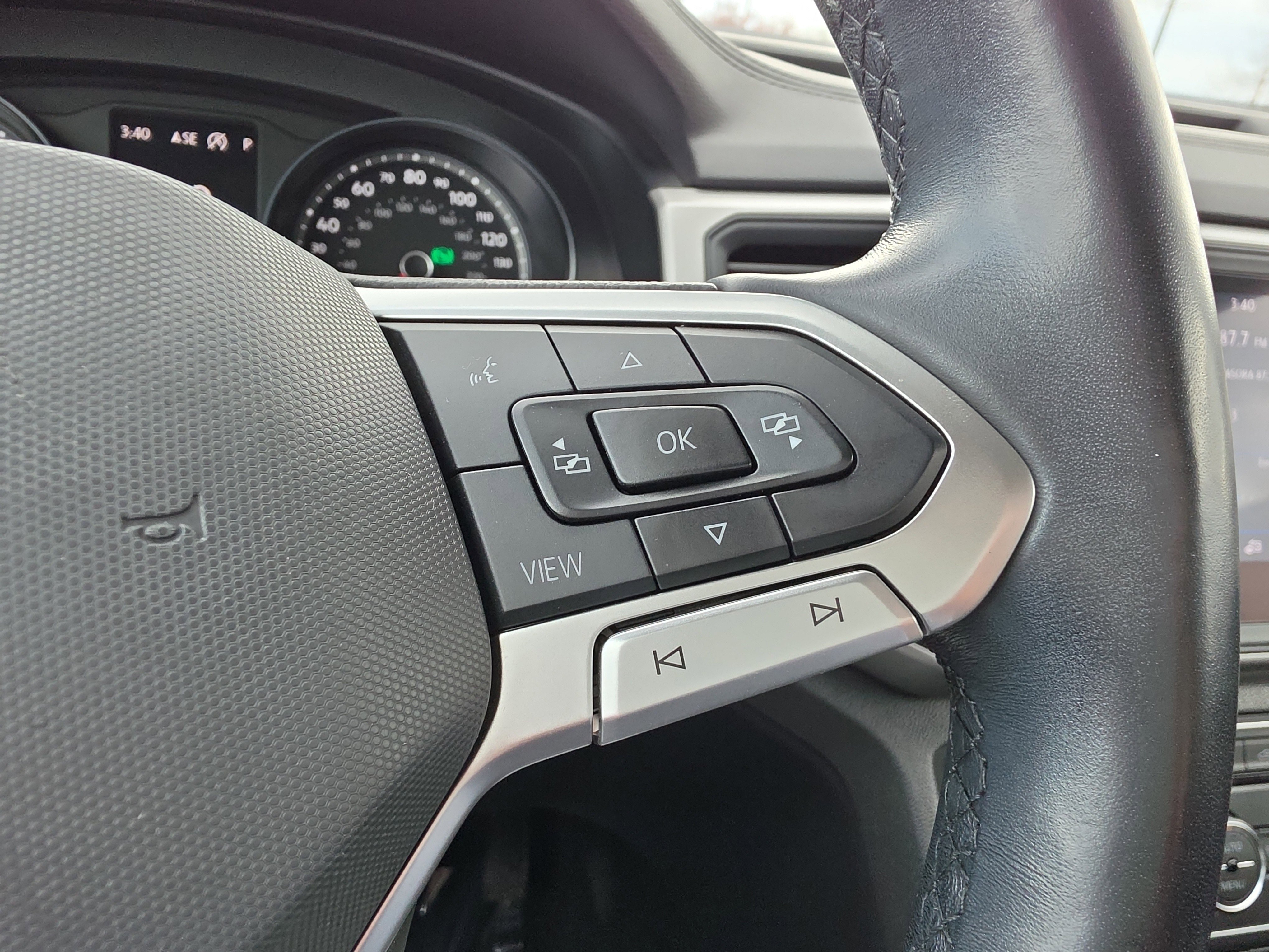 Used 2021 Volkswagen Atlas SE image 16