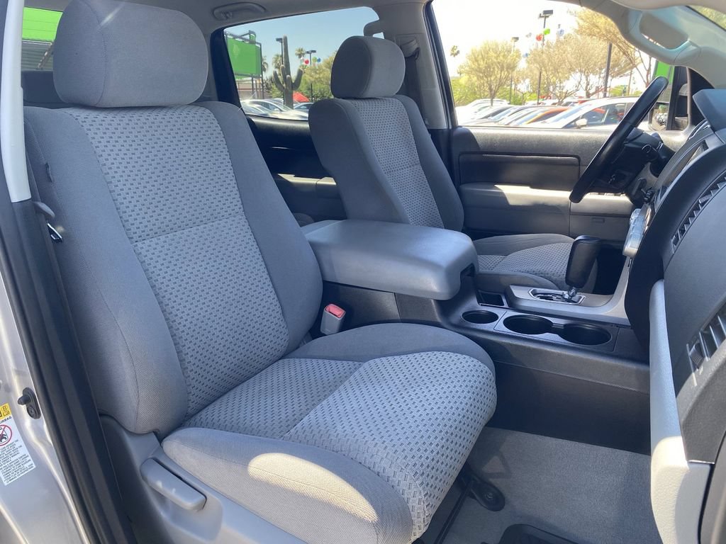 Used 2010 Toyota Tundra 4x4 CrewMax image 9