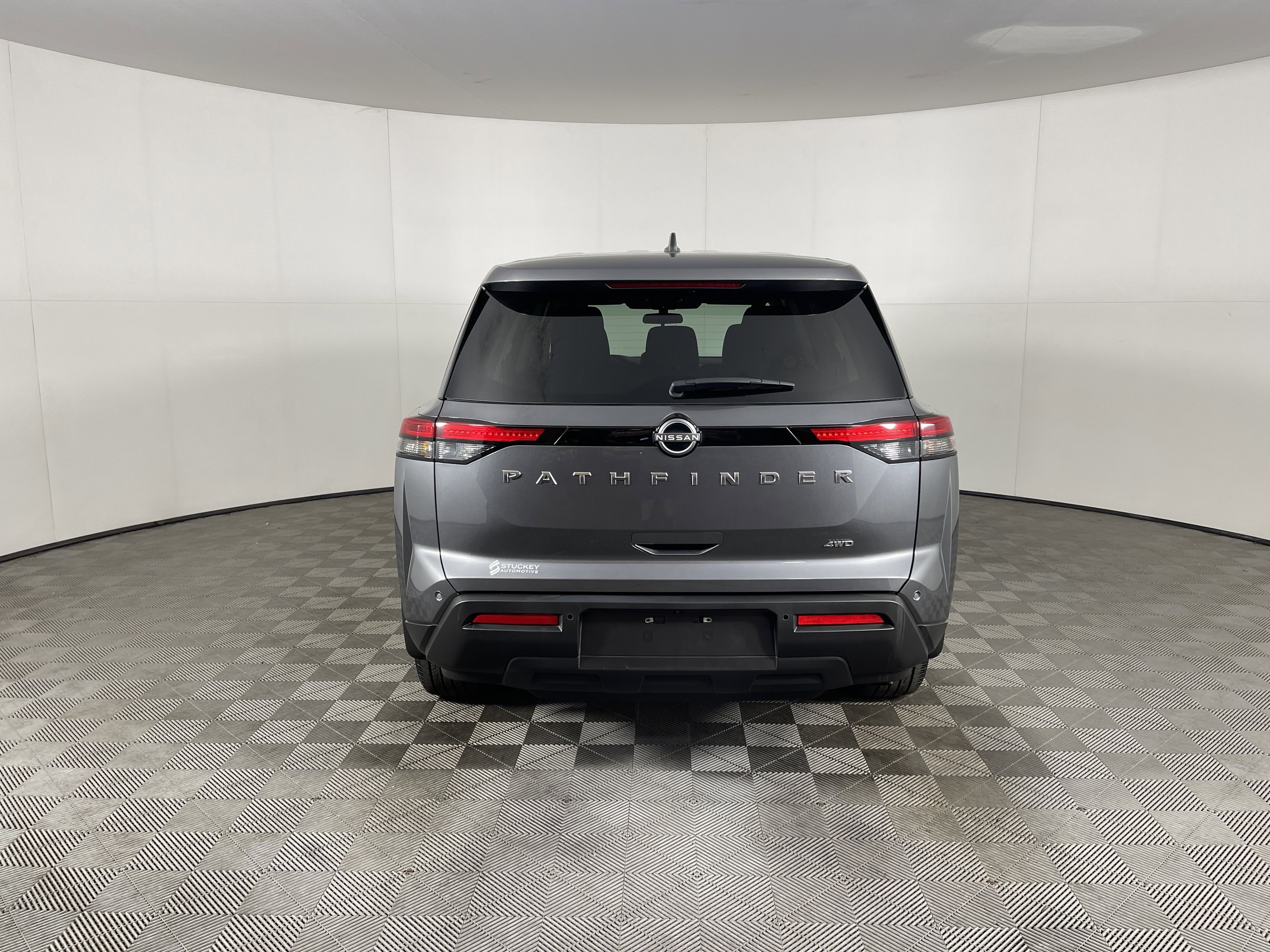 Used 2024 Nissan Pathfinder S image 4