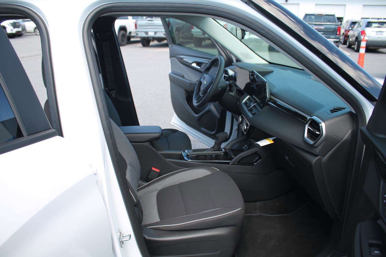 New 2026 Chevrolet TrailBlazer LT w/ Driver Confidence Package image 25