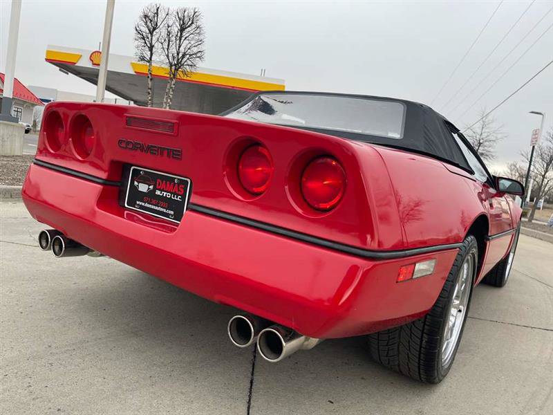 Used 1990 Chevrolet Corvette Convertible RWD image 29