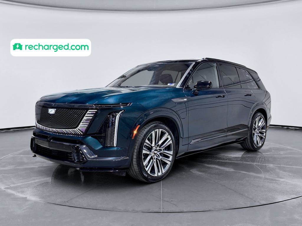 Used 2026 Cadillac Vistiq Platinum w/ LPO, Floor Liner Package AWD/4WD image 1