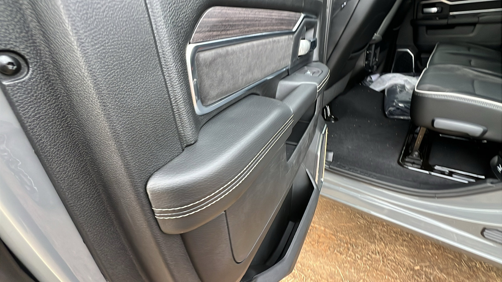 New 2026 RAM 2500 Laramie w/ Night Edition image 18