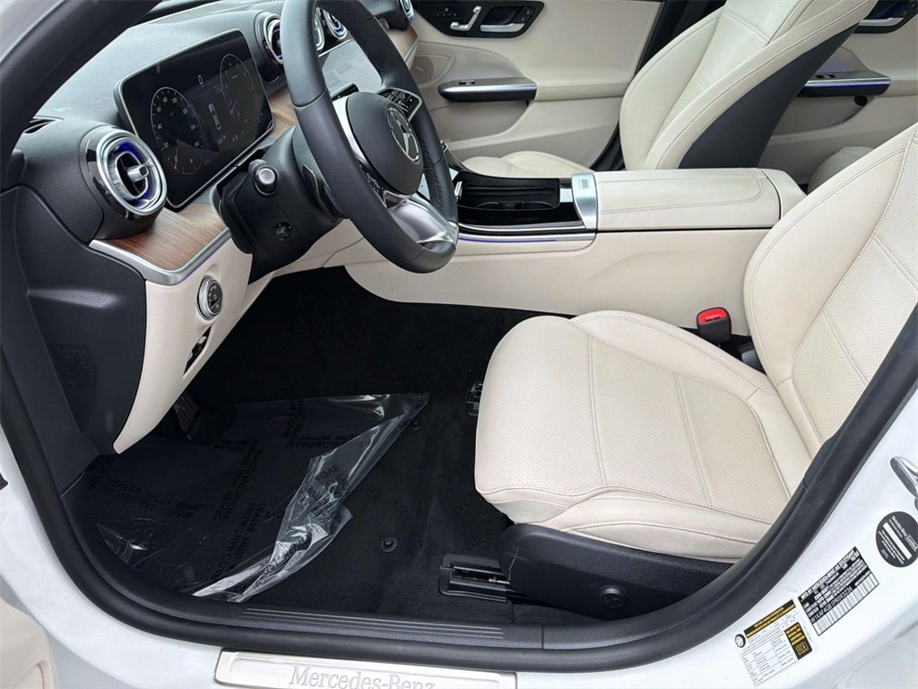 Used 2023 Mercedes-Benz C 300 Sedan image 30