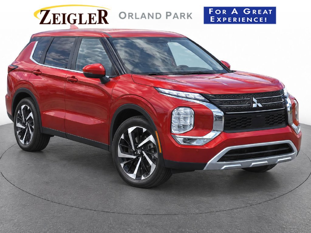 Used 2024 Mitsubishi Outlander FWD image 1