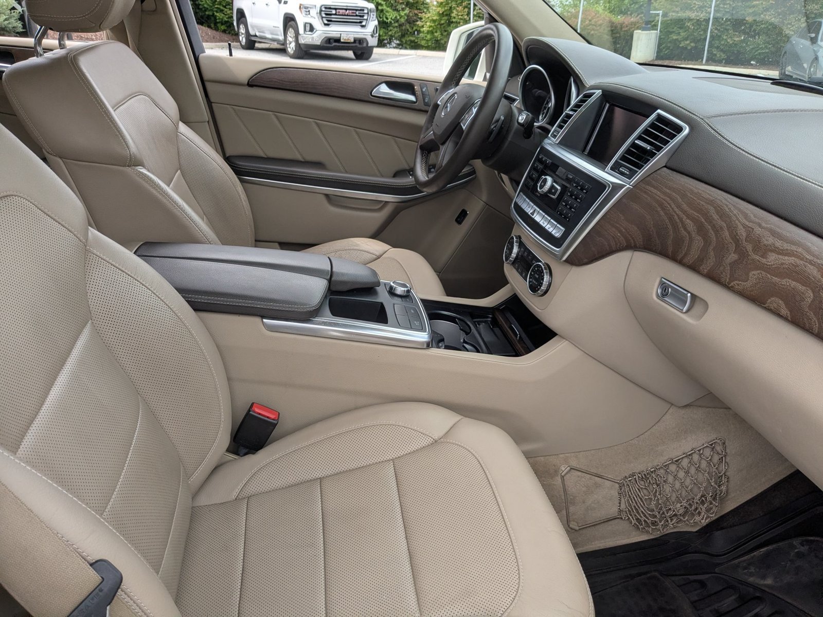 Used 2014 Mercedes-Benz GL 450 4MATIC image 26