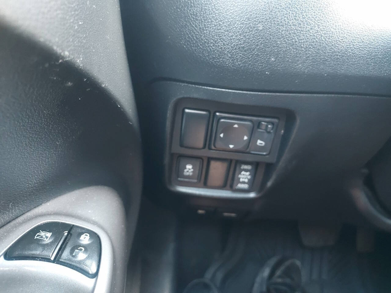 Used 2012 Nissan Juke SL AWD/4WD image 15