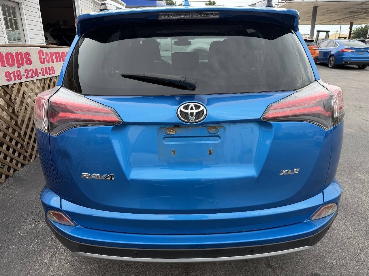 Used 2018 Toyota RAV4 XLE FWD image 9