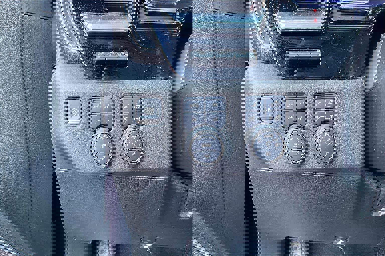 Used 2024 Chevrolet Silverado 3500 High Country w/ High Country Premium Package image 31