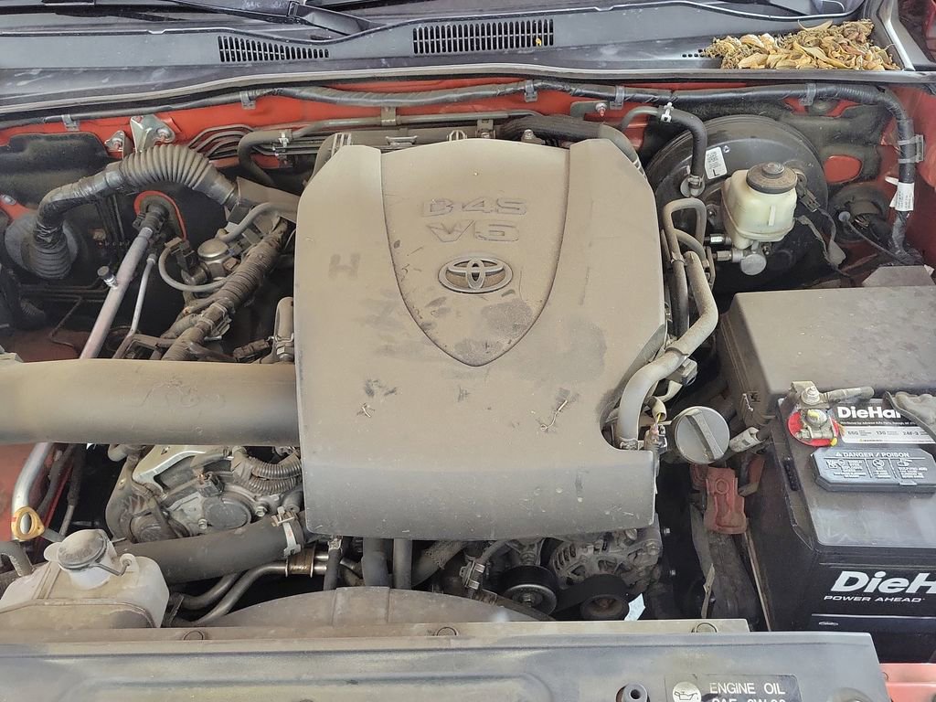 Used 2018 Toyota Tacoma SR5 RWD image 10