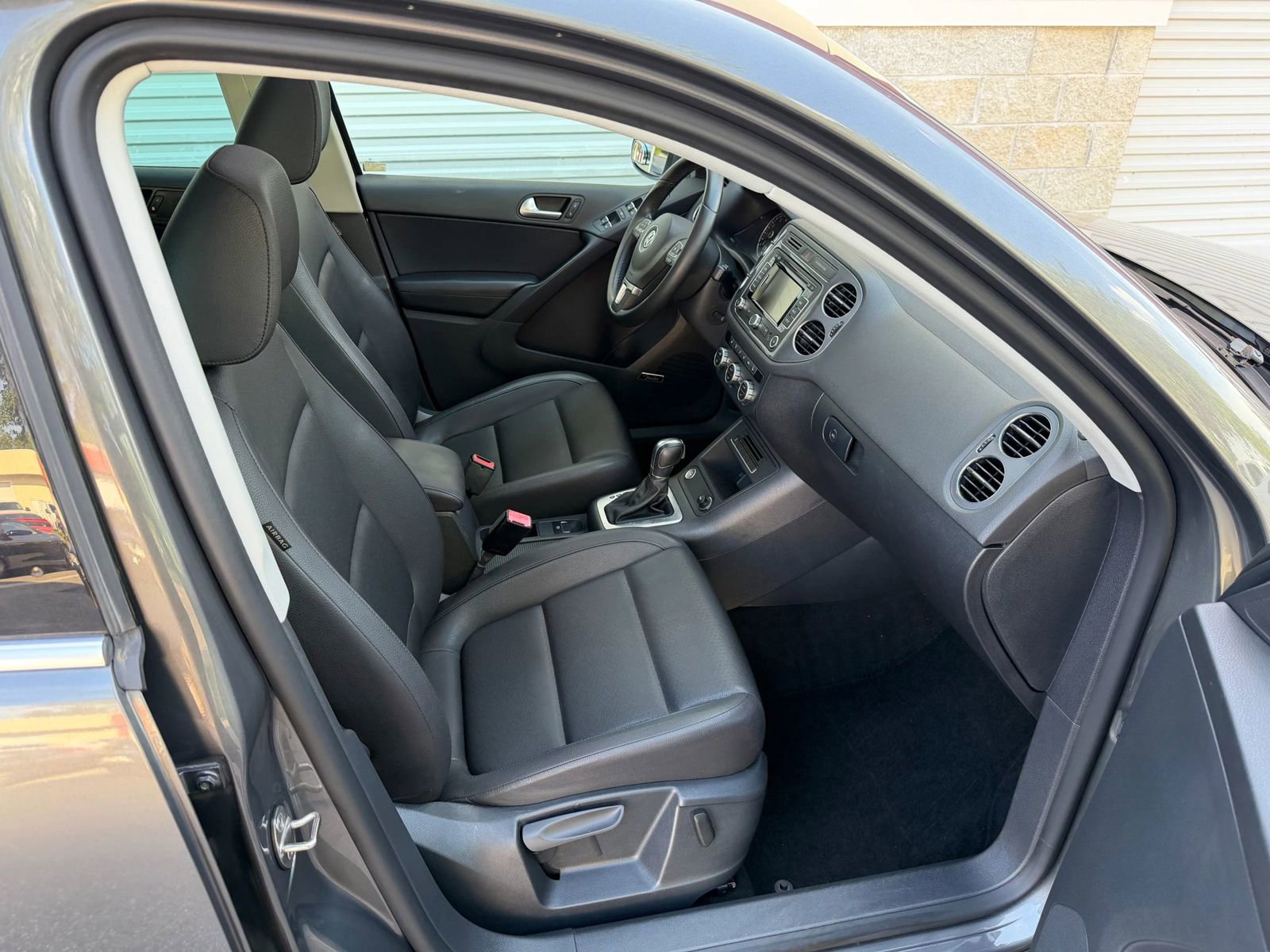 Used 2014 Volkswagen Tiguan S FWD image 25