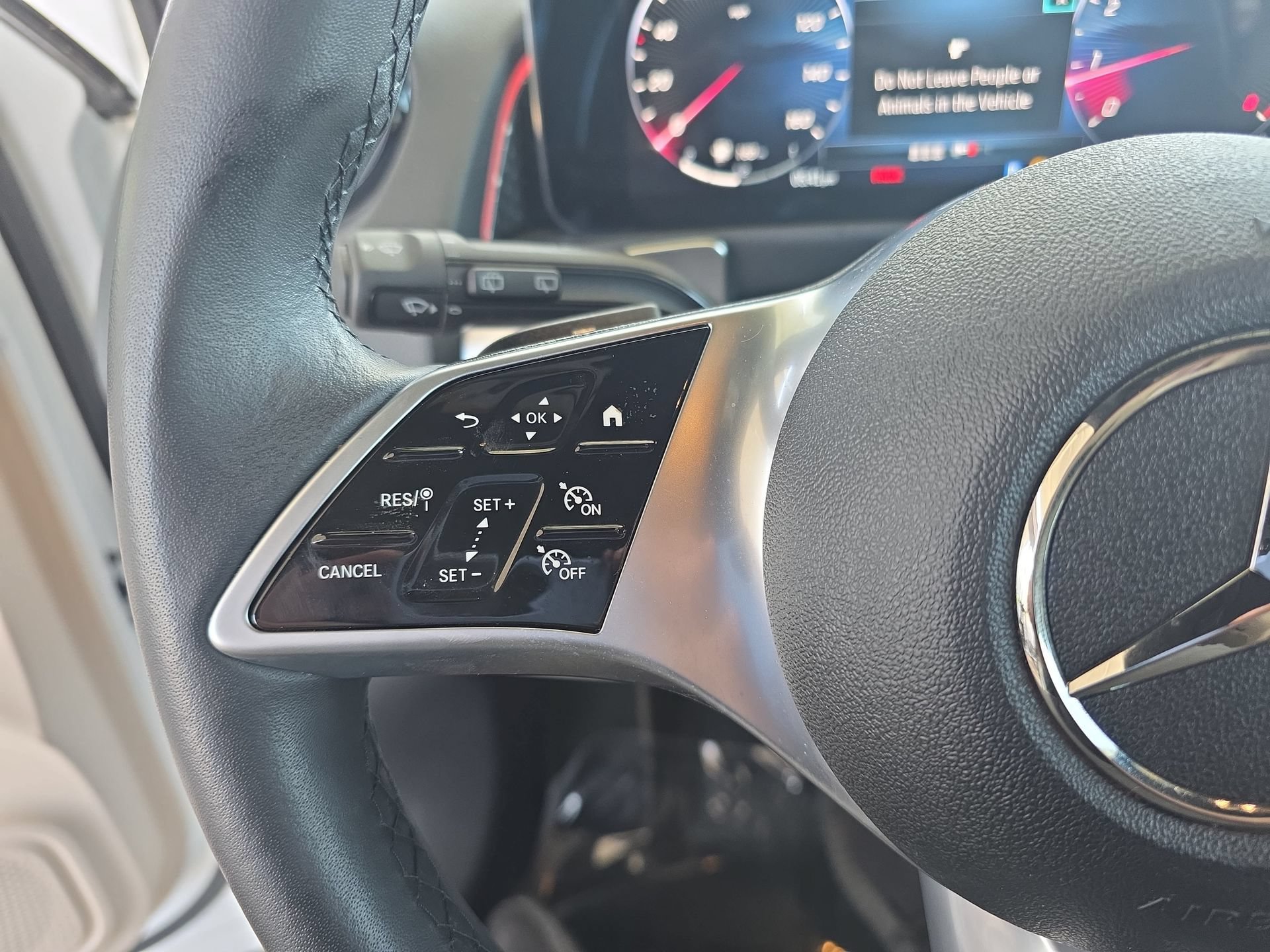 Used 2025 Mercedes-Benz GLB 250 image 17