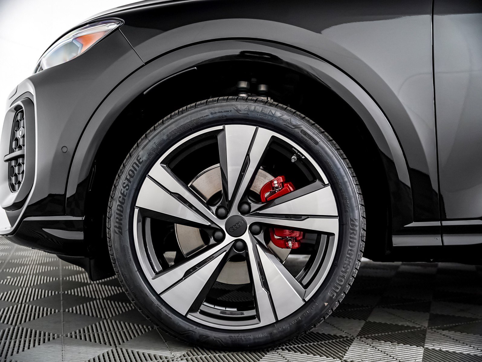 New 2026 Audi SQ5 Prestige AWD/4WD image 6