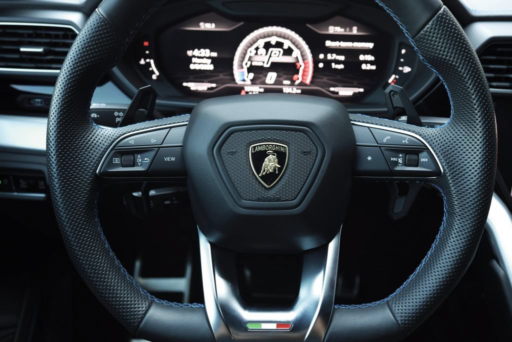Used 2019 Lamborghini Urus AWD/4WD image 18